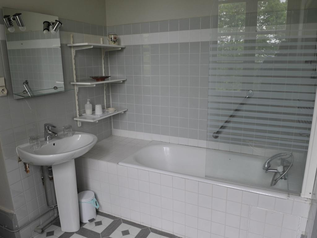הוילה בורבון-לאנסי Vintage Mansion In Saint Aubin Sur Loire With Pool מראה חיצוני תמונה