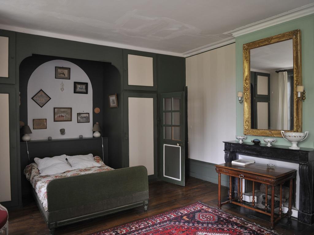 הוילה בורבון-לאנסי Vintage Mansion In Saint Aubin Sur Loire With Pool מראה חיצוני תמונה