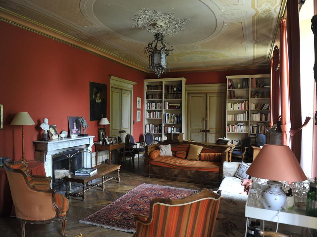 הוילה בורבון-לאנסי Vintage Mansion In Saint Aubin Sur Loire With Pool מראה חיצוני תמונה