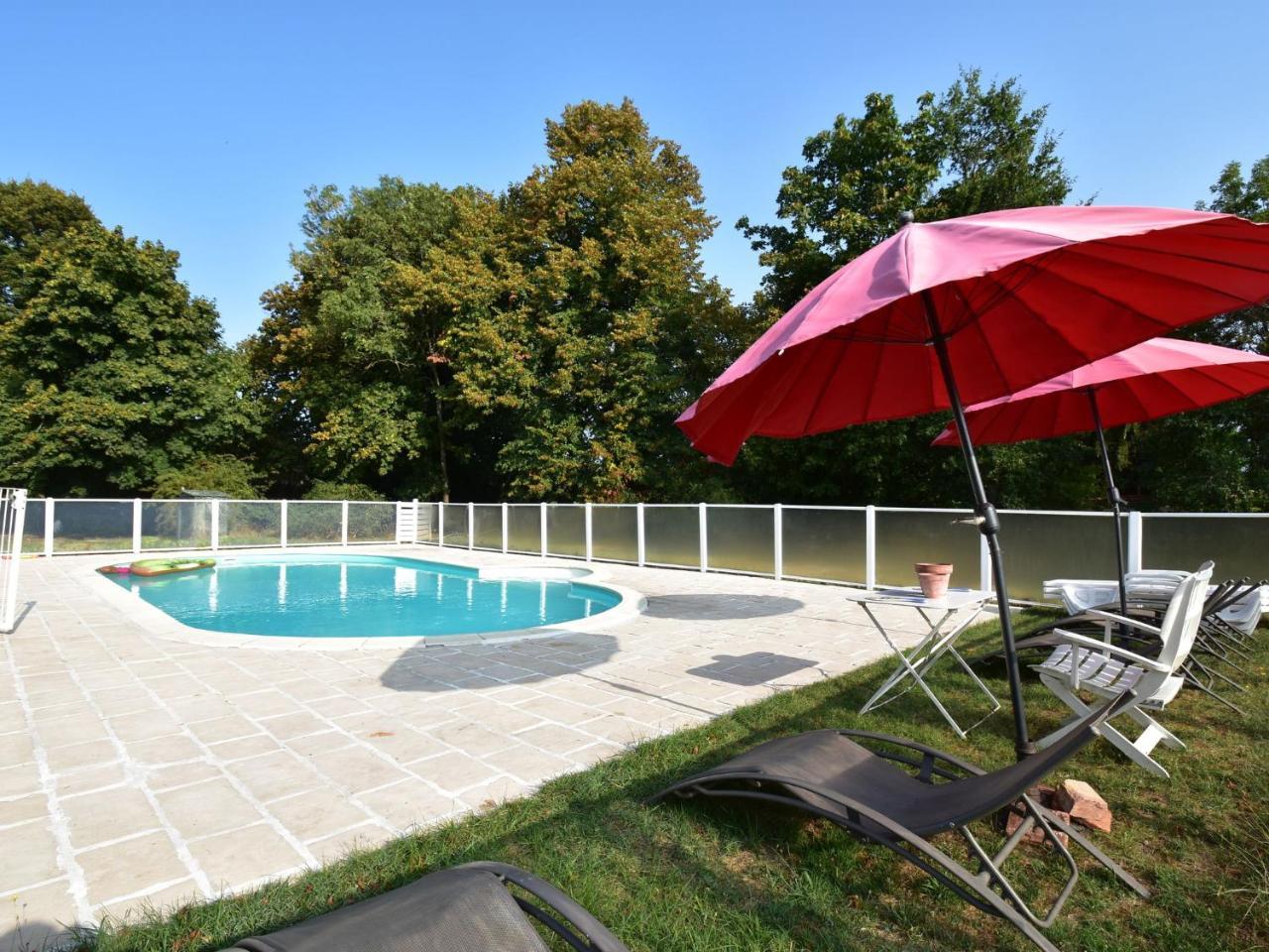 הוילה בורבון-לאנסי Vintage Mansion In Saint Aubin Sur Loire With Pool מראה חיצוני תמונה