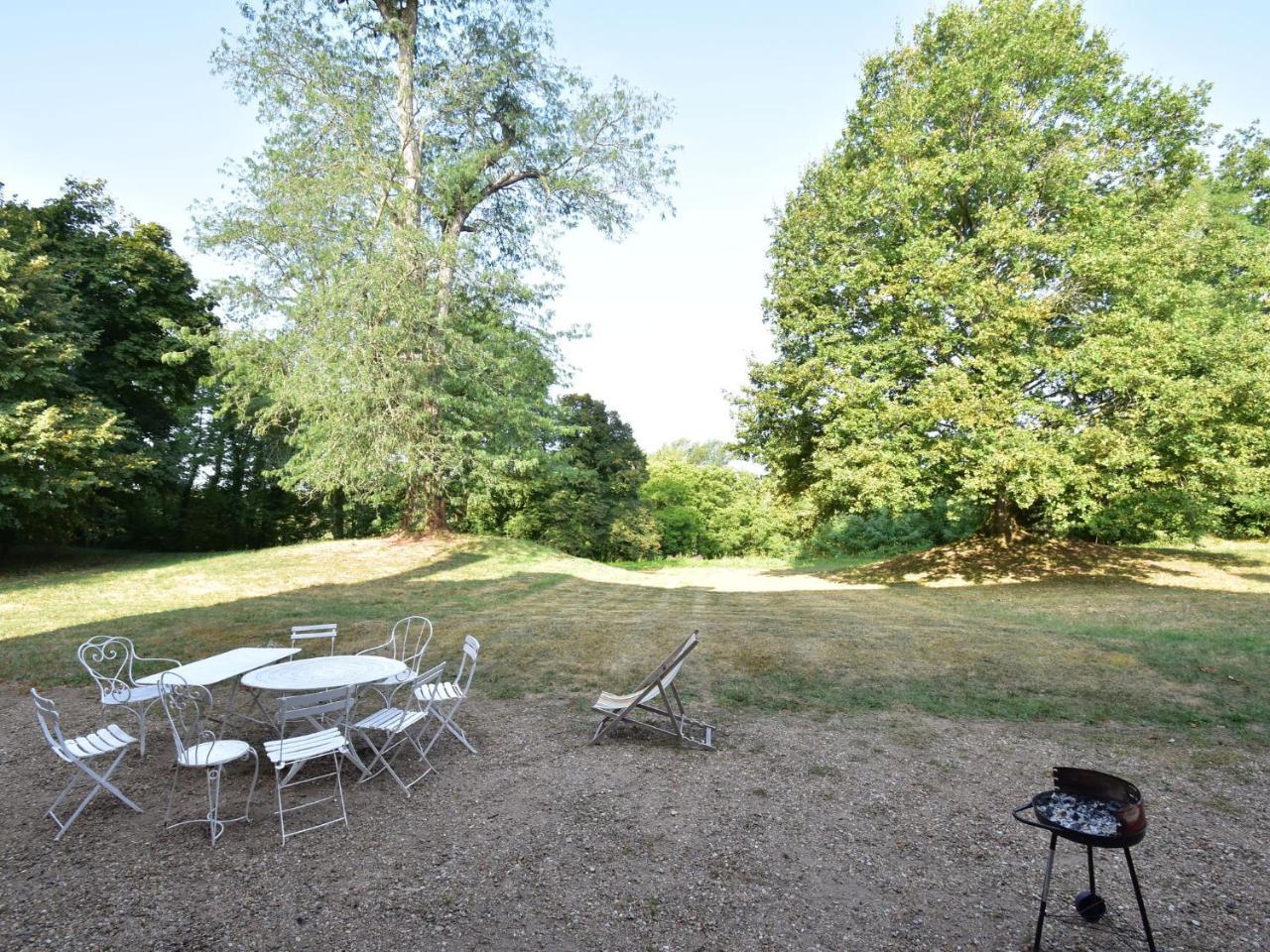 הוילה בורבון-לאנסי Vintage Mansion In Saint Aubin Sur Loire With Pool מראה חיצוני תמונה